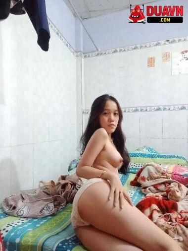 Sáng đi làm tối cởi đồ móc cua