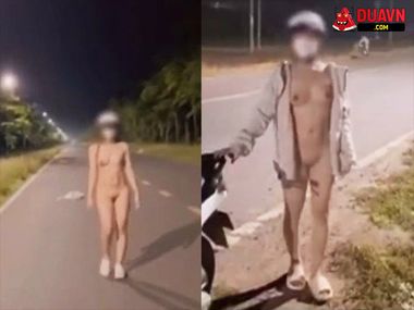 Cởi đồ đi dạo giữa đường xong lôi về phòng địt